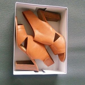 Marc Fisher open toe heeled leather pump